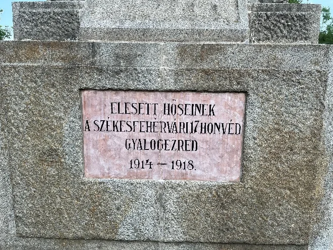 A SZÉKESFEHÉRVÁRI 17. HONVÉD GYALOGEZRED EMLÉKMŰVE (1928)