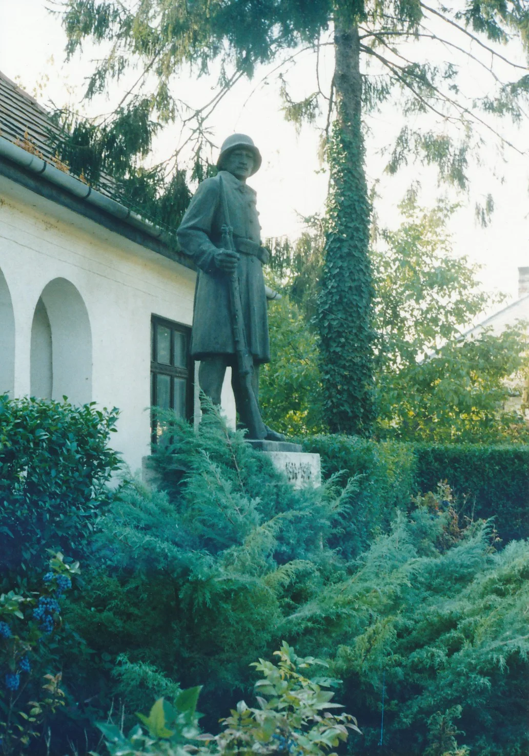 KAJÁSZÓ ELSŐ VILÁGHÁBORÚS EMLÉKMŰVE (1939)